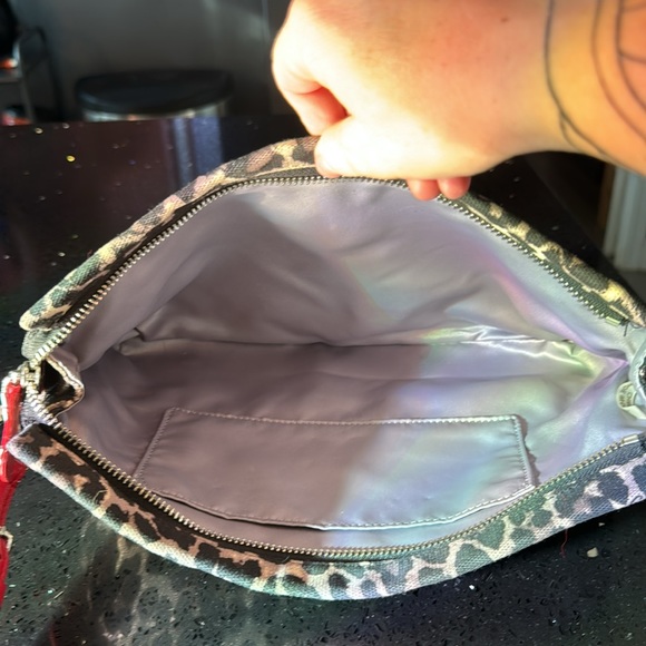 Coach leopard print large wristlet - Picture 3 of 5